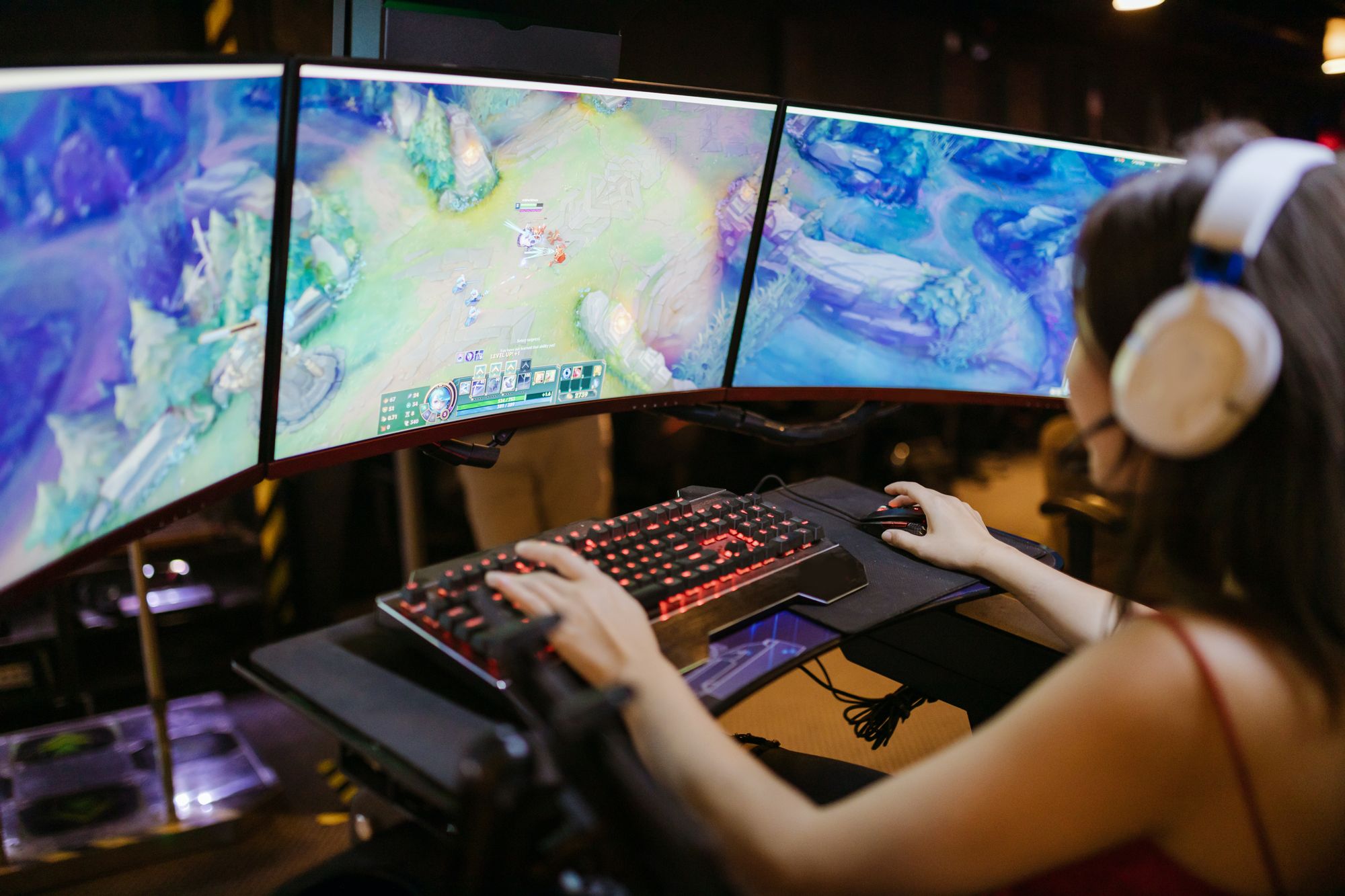 Playing Online Games: How to Stay Safe from Hackers and Dangerous Opponents