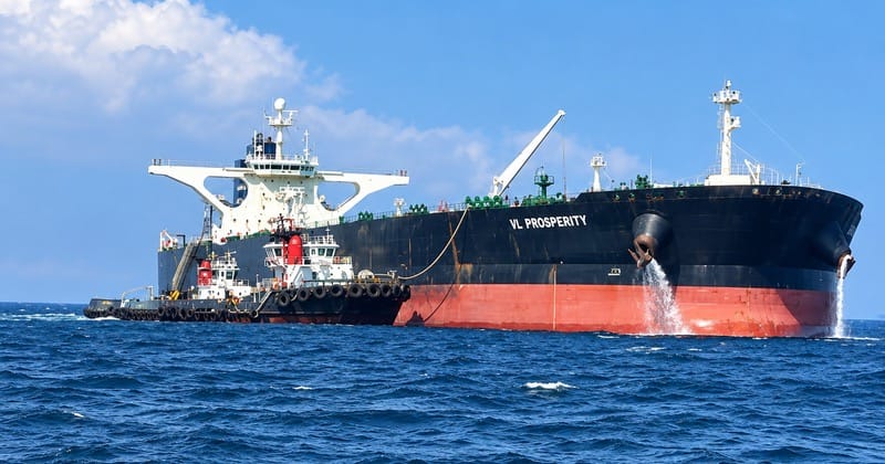 US Coast Guard and FBI board oil tanker to investigate cyber attack