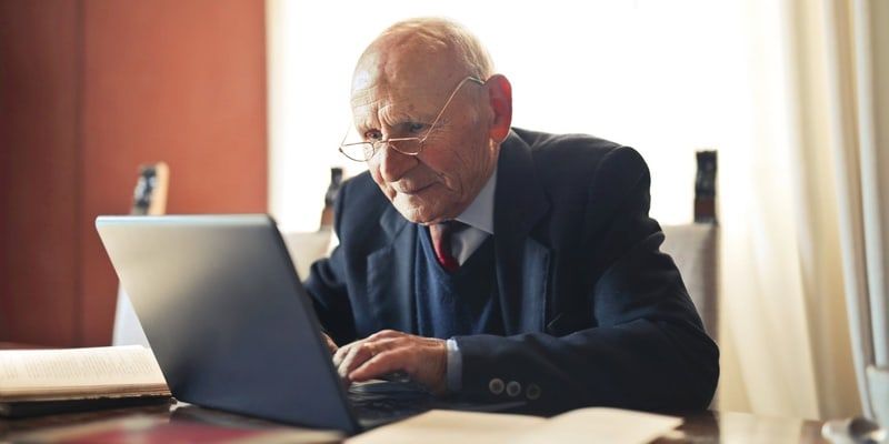One billion dollars lost by over-60s through online fraud in 2020, says FBI