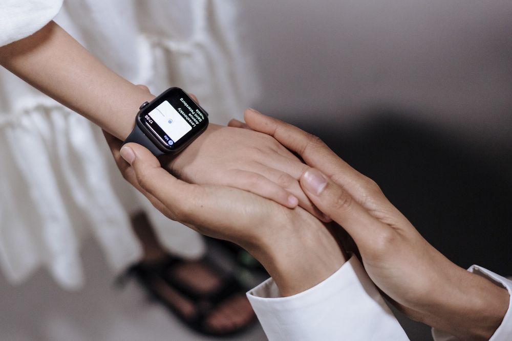 How to use smart monitoring toys and gadgets for kids safely