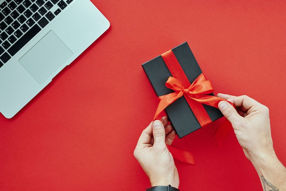Don’t let scammers steal the show on Black Friday