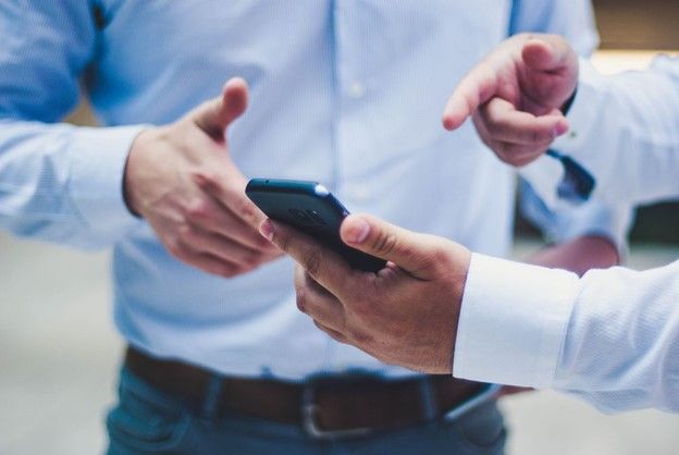 O nouă campanie FluBot se extinde în Europa, vizând utilizatorii Android și iOS deopotrivă