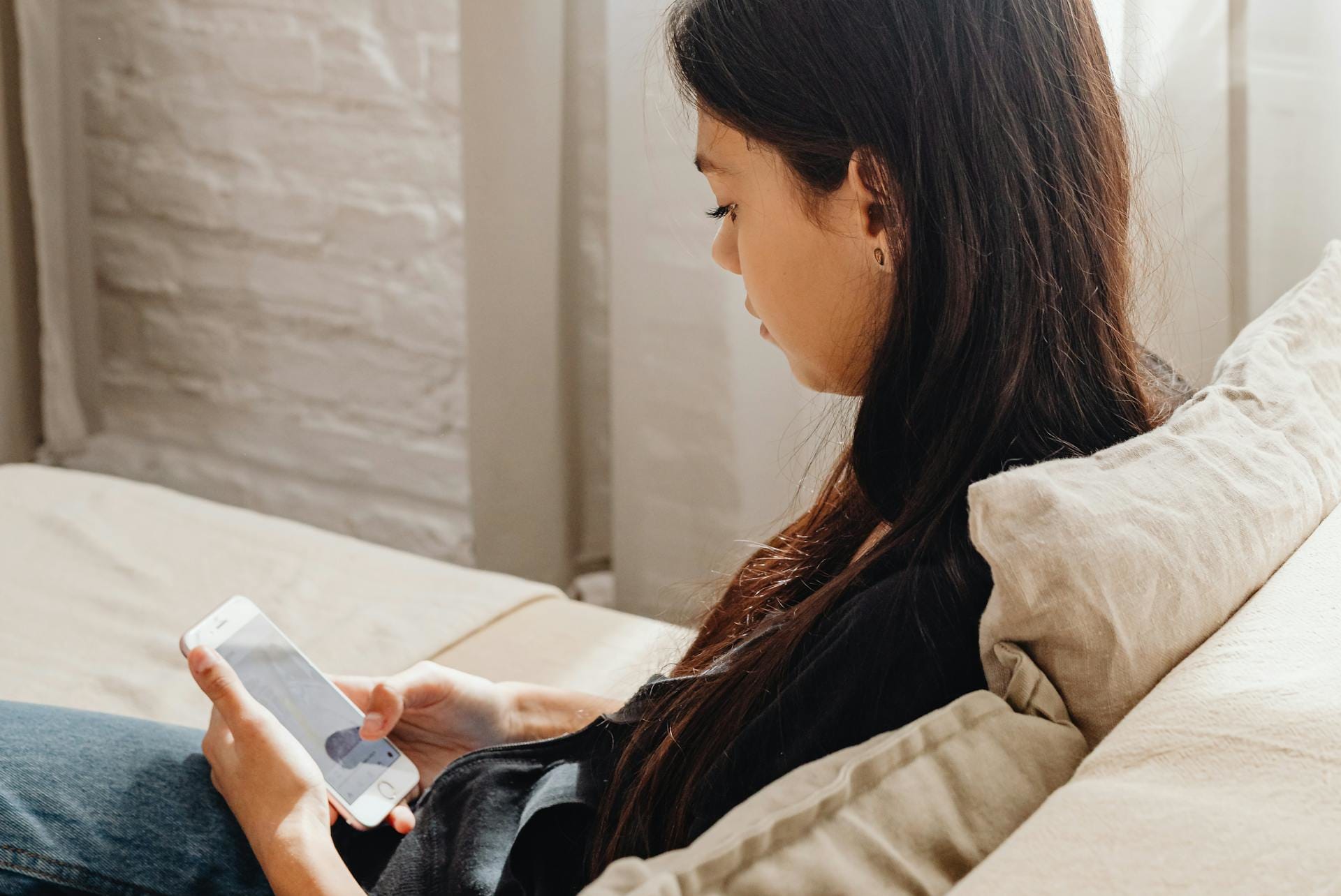 Safer Messaging for Kids: How to Set Up a Parent-Managed WhatsApp Account for Your Child