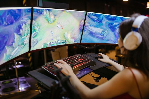 Playing Online Games: How to Stay Safe from Hackers and Dangerous