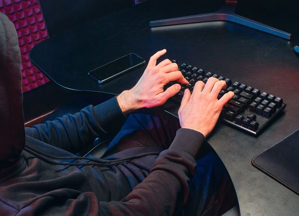 Dutch Police Trick DeadBolt Hackers into Giving Away 150 Decryption Keys