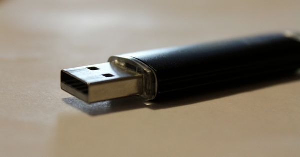 Danger USB! Journalists sent exploding flash drives