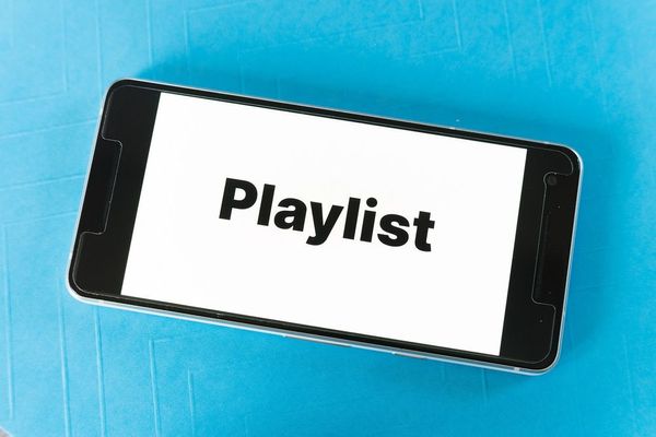 Guide des parents : les dangers des applications de streaming musical pour les enfants