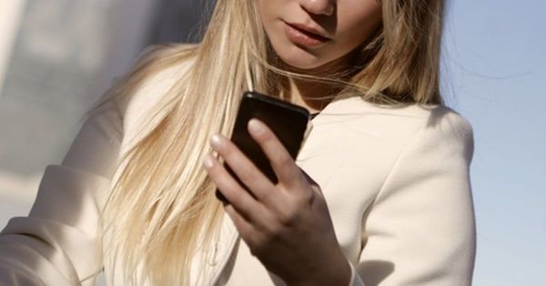 Un tiers des jeunes victimes de textos non sollicités de livreurs