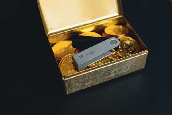 Ledger's ‘Recover’ Feature Sparks Controversy Amid Security Concerns