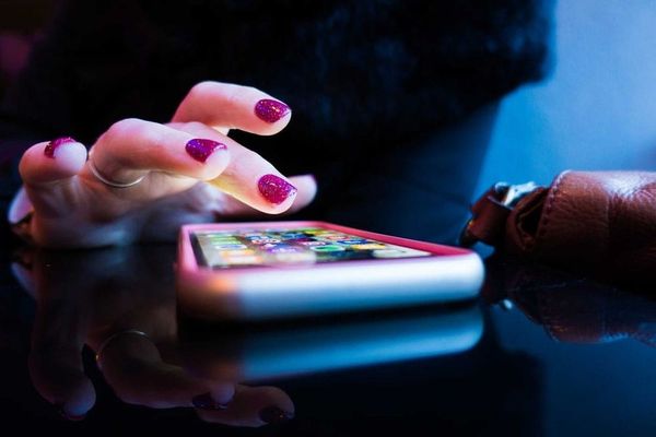 SMS-Betrug grassiert, doch die Verbraucher verlassen sich bei sensiblen Transaktionen weiterhin auf das Telefon