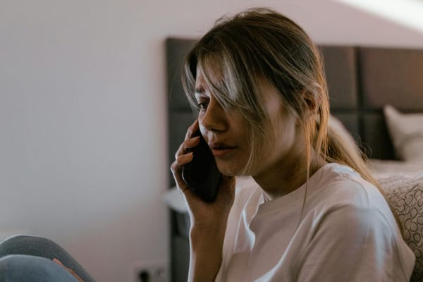 Cómo identificar una estafa de clonación de voz