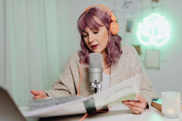 15 Best Influencer Tools to Boost Your Creator Business & Marketing Strategy in 2025