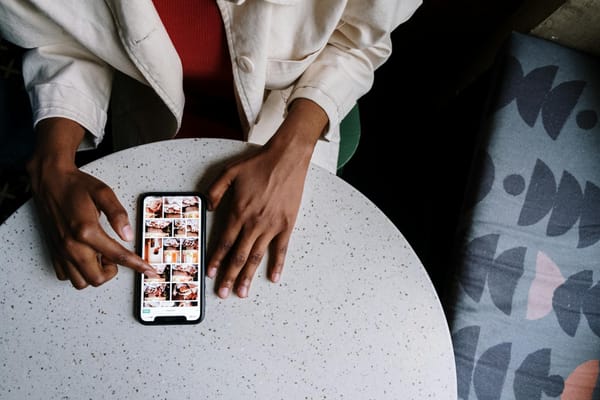 How to Log Someone Out of Instagram (Creators Guide)