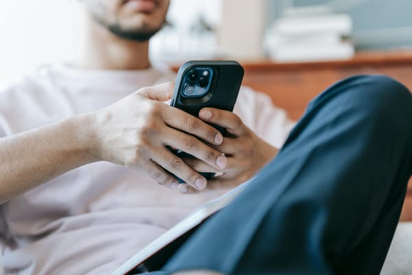 Want to Make $2 Million Overnight? Find a Spyware Gap in the iPhone – And Show Apple How You Did It