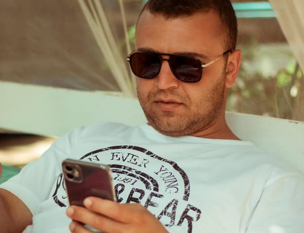 Russia Blocks WhatsApp and Telegram Registrations — Here’s What’s Behind It