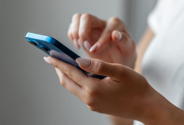 De ce nu folosești o aplicație de securitate mobilă? Îi întrebăm pe internauți