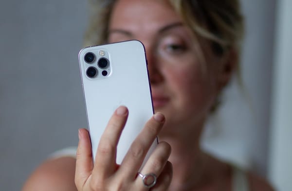 Police Say He Stole and Sold Women’s Snapchat Pics: Illinois Man Charged in Snapchat Hacking Scheme