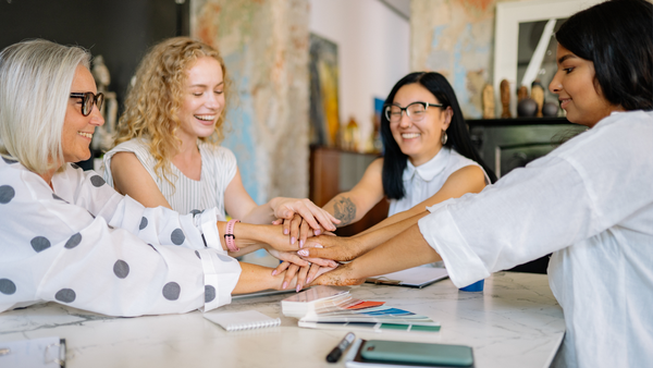 Ziua Femeii 2026: Ghid de siguranță online Ziua Femeii 2026: Ghid de siguranță online