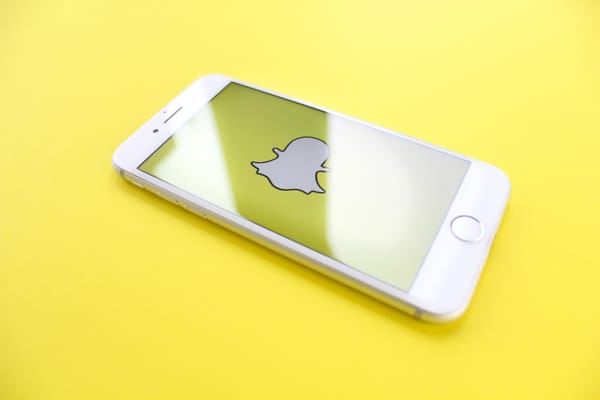Reclame false pe Snapchat: La ce trebuie să fii atent