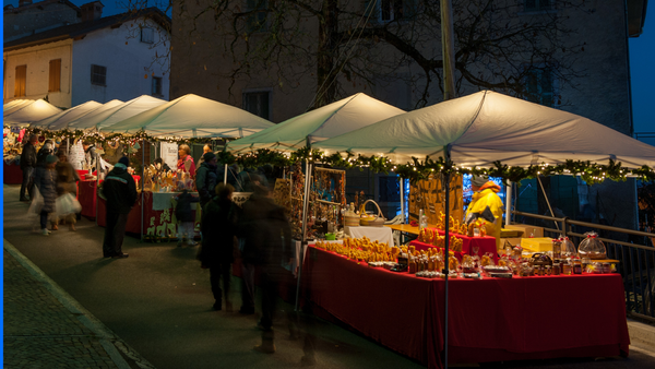 Night market invitation scams target small businesses: what you need to know Night market invitation scams target small businesses: what you need to know