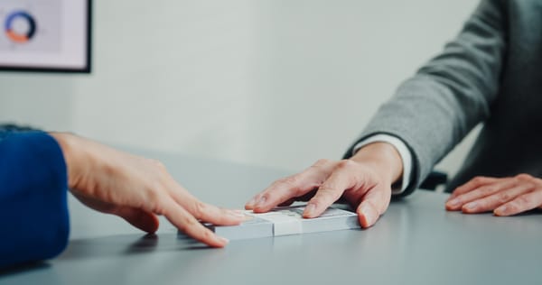 Gefängnisstrafe für Datenanalysten, der versuchte, von seinem Arbeitgeber 2,5 Millionen Dollar zu erpressen