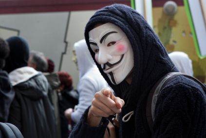 Anonymous Protests WikiLeaks Donation Page
