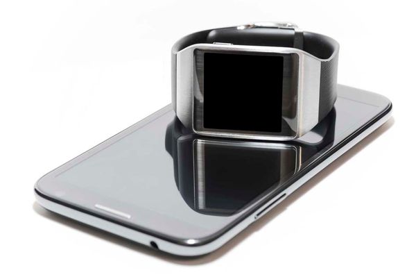 Privacy and security risks in wearable technology