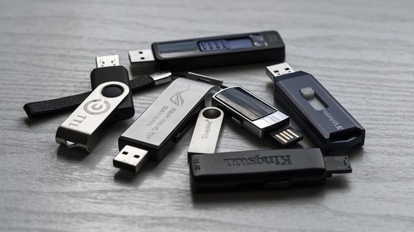 Users still falling for infected USB scam, police warn