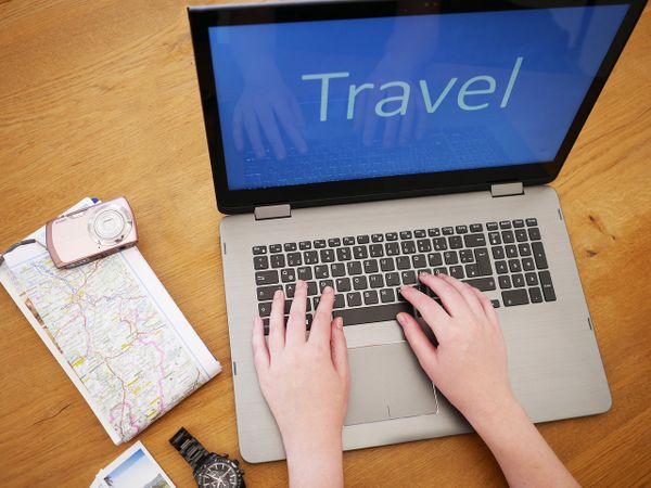 UK Fraud and Cybercrime Watchdog Warns of Travel-Related Scams in Anticipation of Holiday Booking Surge